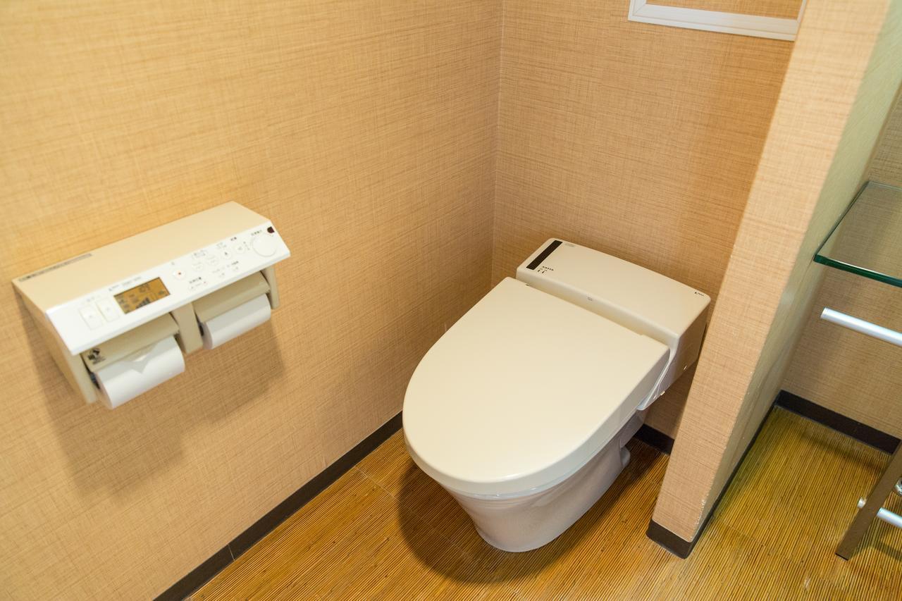 Uehonmachi Plaza Hotel (Adults Only) Осака Екстериор снимка