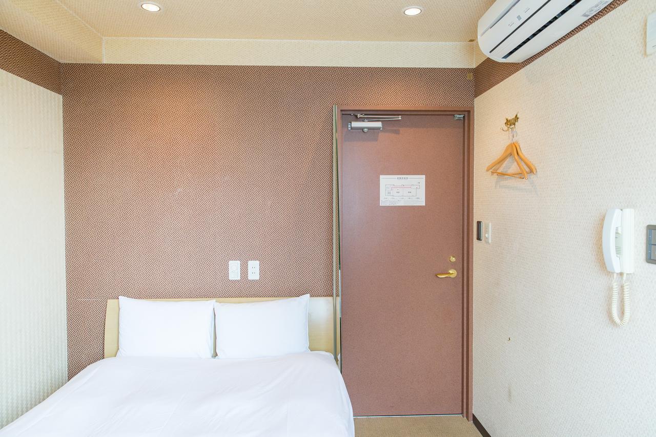 Uehonmachi Plaza Hotel (Adults Only) Осака Екстериор снимка