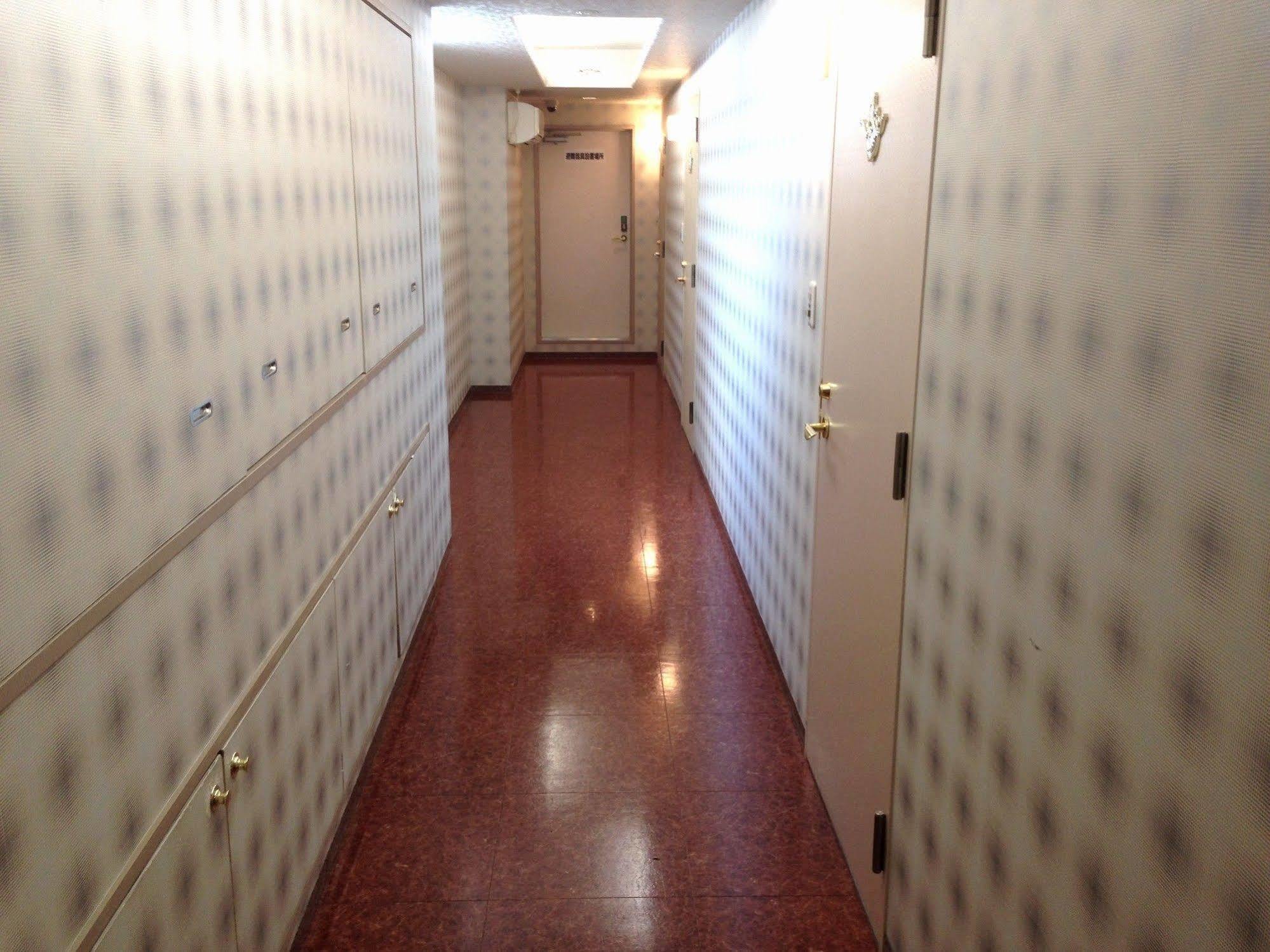 Uehonmachi Plaza Hotel (Adults Only) Осака Екстериор снимка