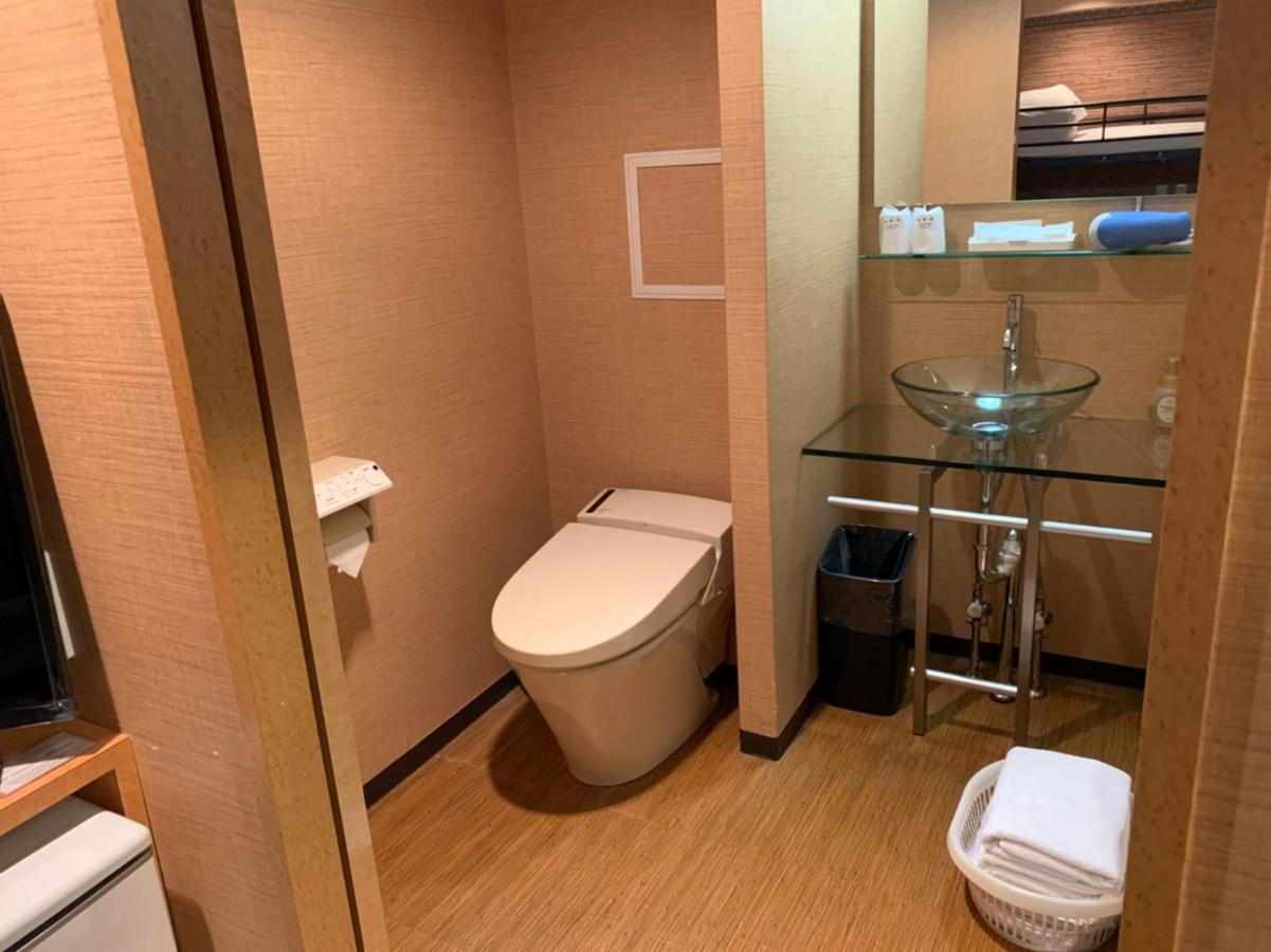Uehonmachi Plaza Hotel (Adults Only) Осака Екстериор снимка